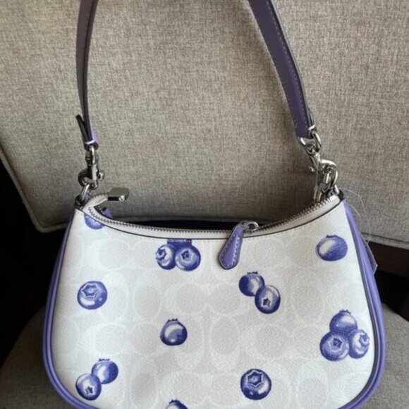 NWT Coach Teri Shoulder Bag In Signature Canvas With Blueberry Print - Picture 2 of 6